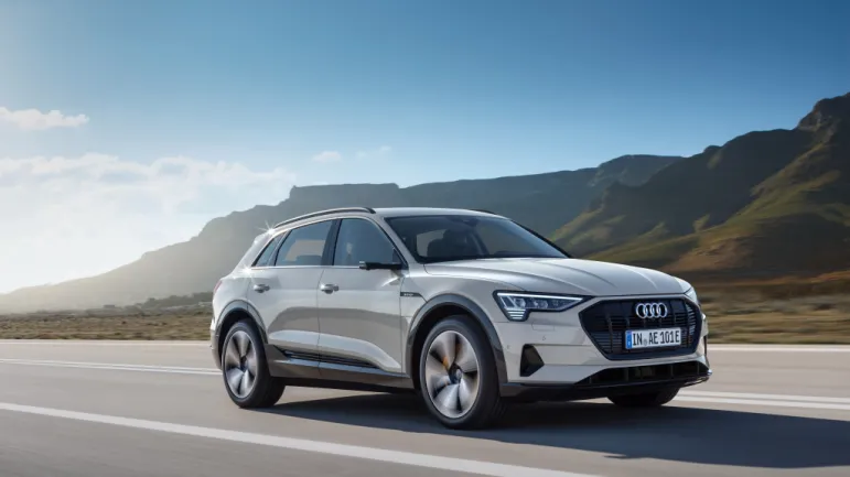 Audi e-Tron do serwisów. Elektryczny SUV ma problem...