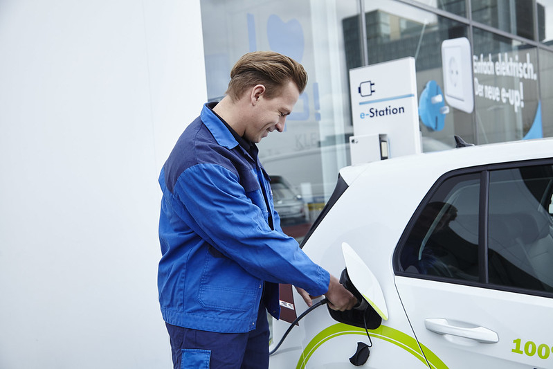 Stacje ładowania: dogonimy Niemców dopiero po 2150 roku