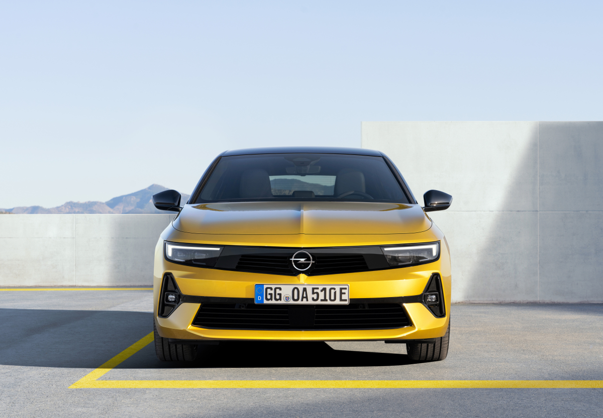 Nowy Opel Astra 2021. Wyrazisty design i hybrydy