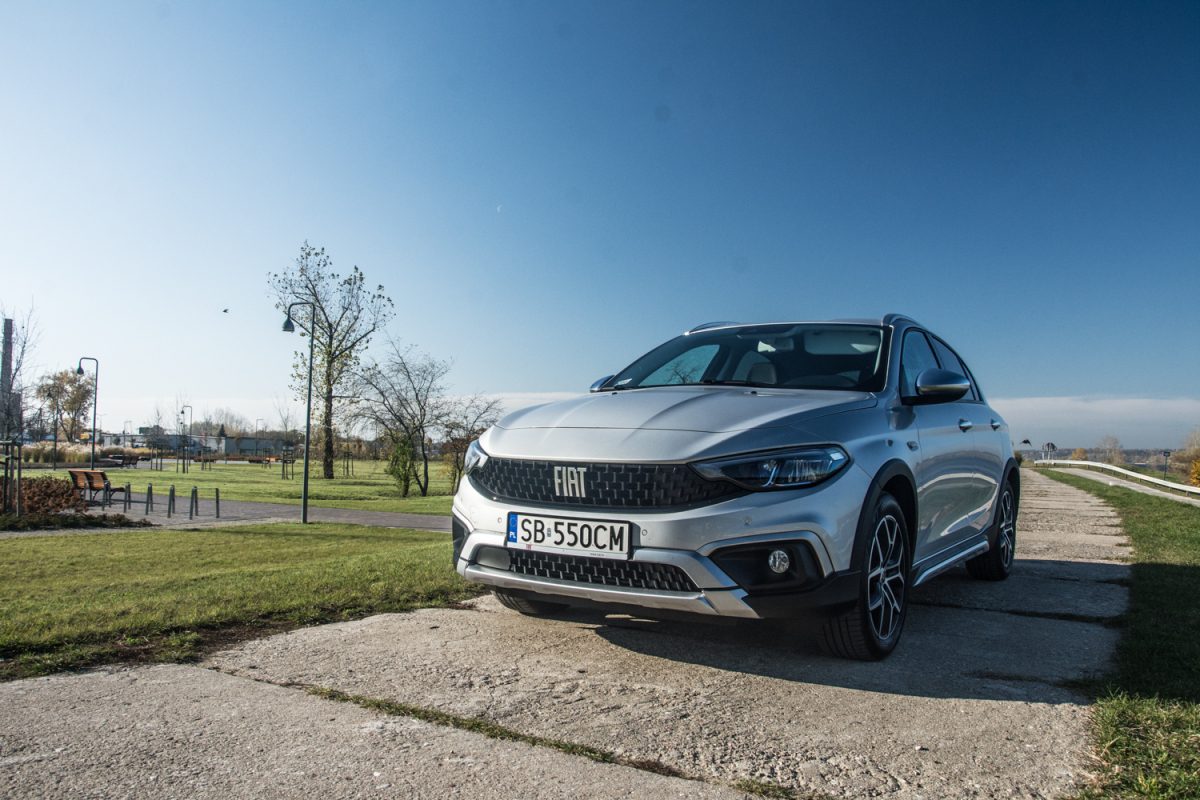 Test: Fiat Tipo Cross – podwyższone nadwozie i... cena