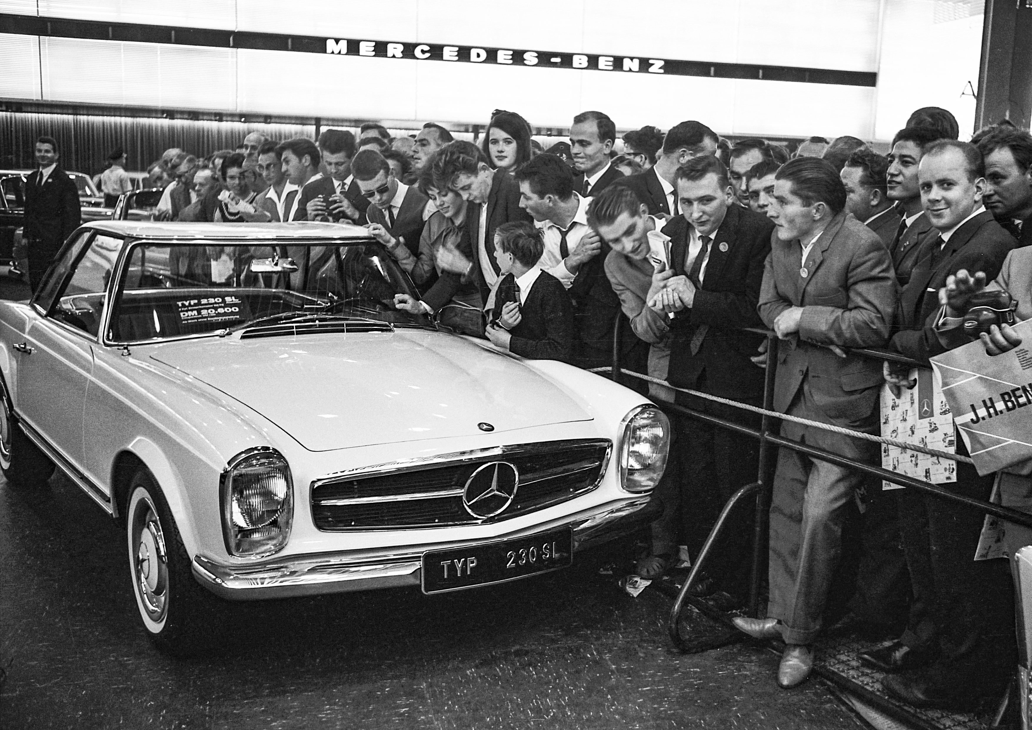 Mercedes Pagoda skończył 60 lat