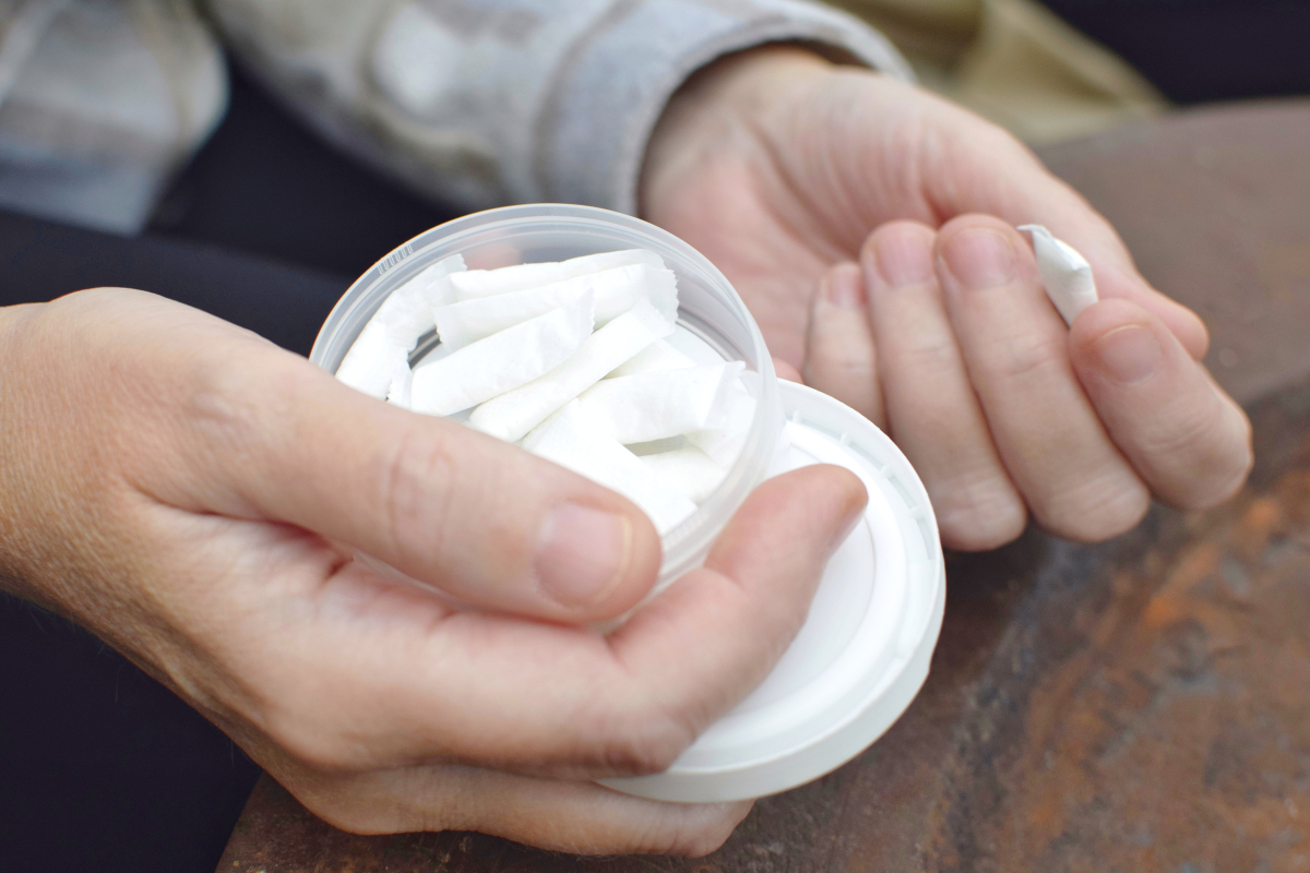 snus, woreczek nikotynowy, nikotyna, papierosy, dym