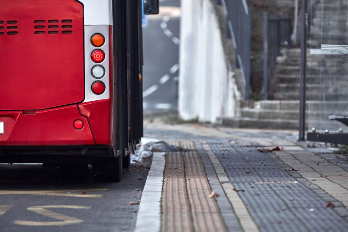 Czym jest usługa Bezpieczny Autobus?
