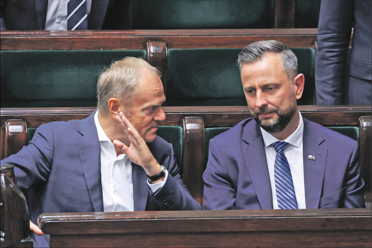 Donald Tusk i Władysław Kosiniak-Kamysz w ławach sejmowych