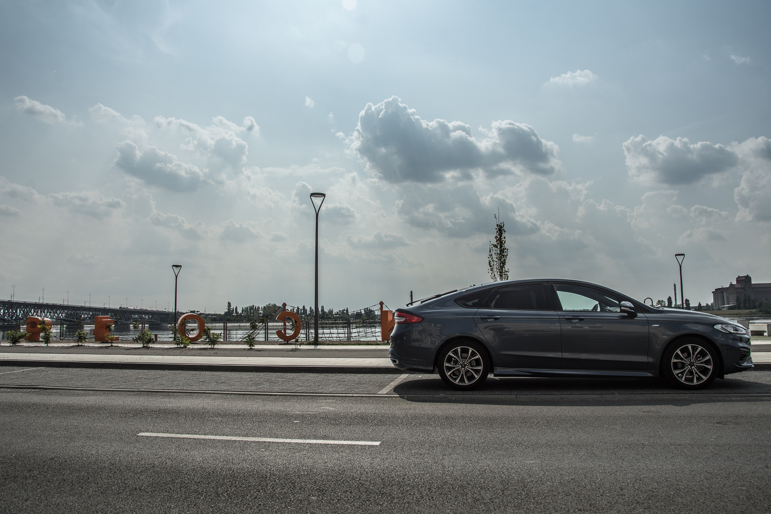 Test: Ford Mondeo ST-Line X 2.0 EcoBlue 190 KM - flotowy James Bond