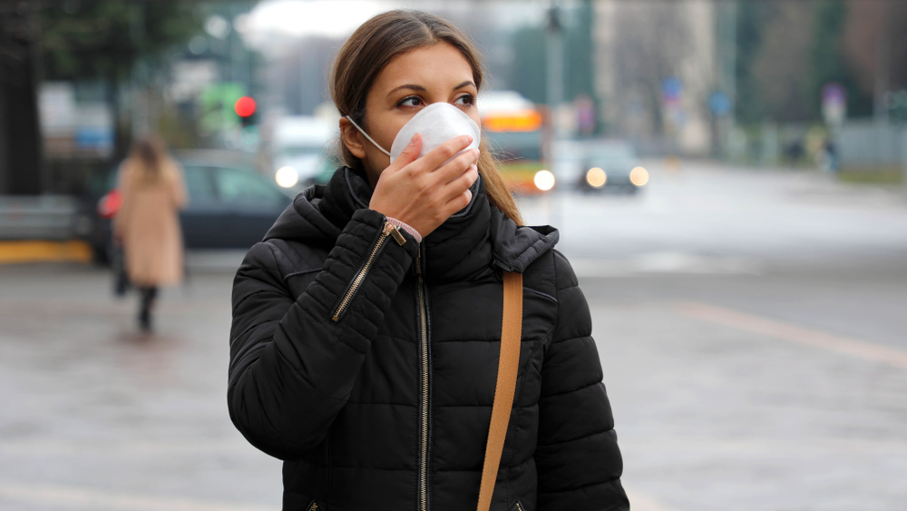 Od 16 kwietnia (czwartek) każda osoba na ulicy będzie miała obowiązek zasłaniania ust i nosa./Fot. Shutterstock