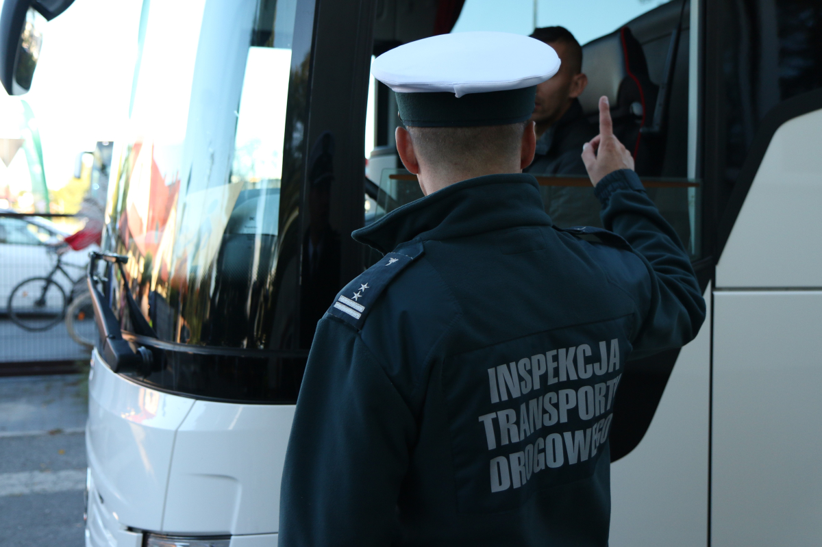 Wakacyjne kontrole autokarów w 2023 r., kontrole autokarów, kontrole autobusów