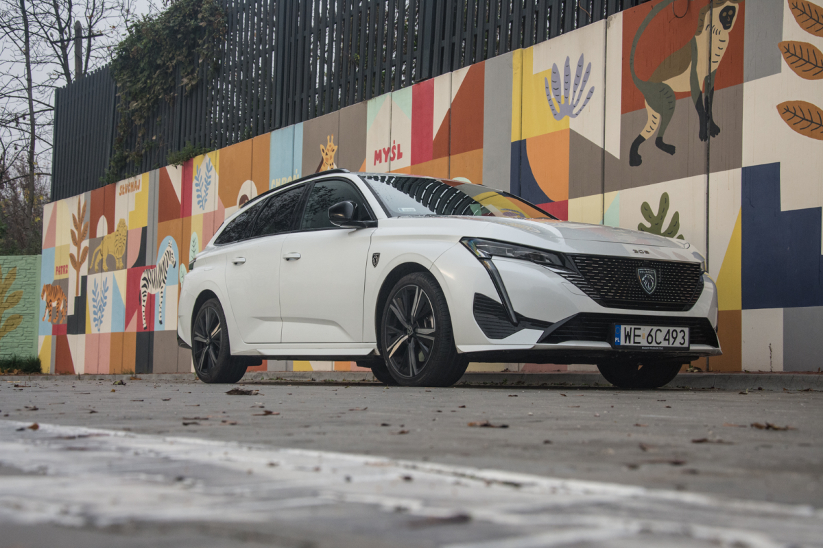 Test: Peugeot 308 SW Hybrid. Styl GT, oszczędność i moc