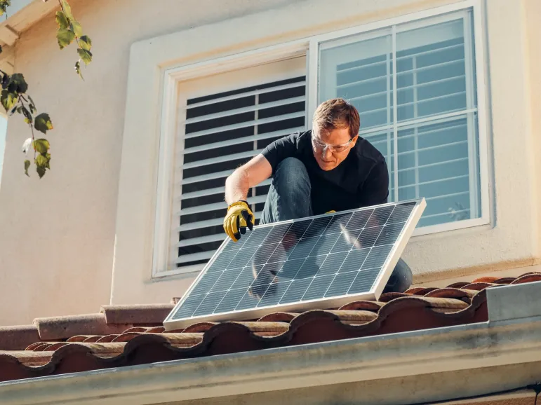 Zużycie energii elektrycznej z paneli fotowoltaicznych przez osoby prywatne a podatek akcyzowy