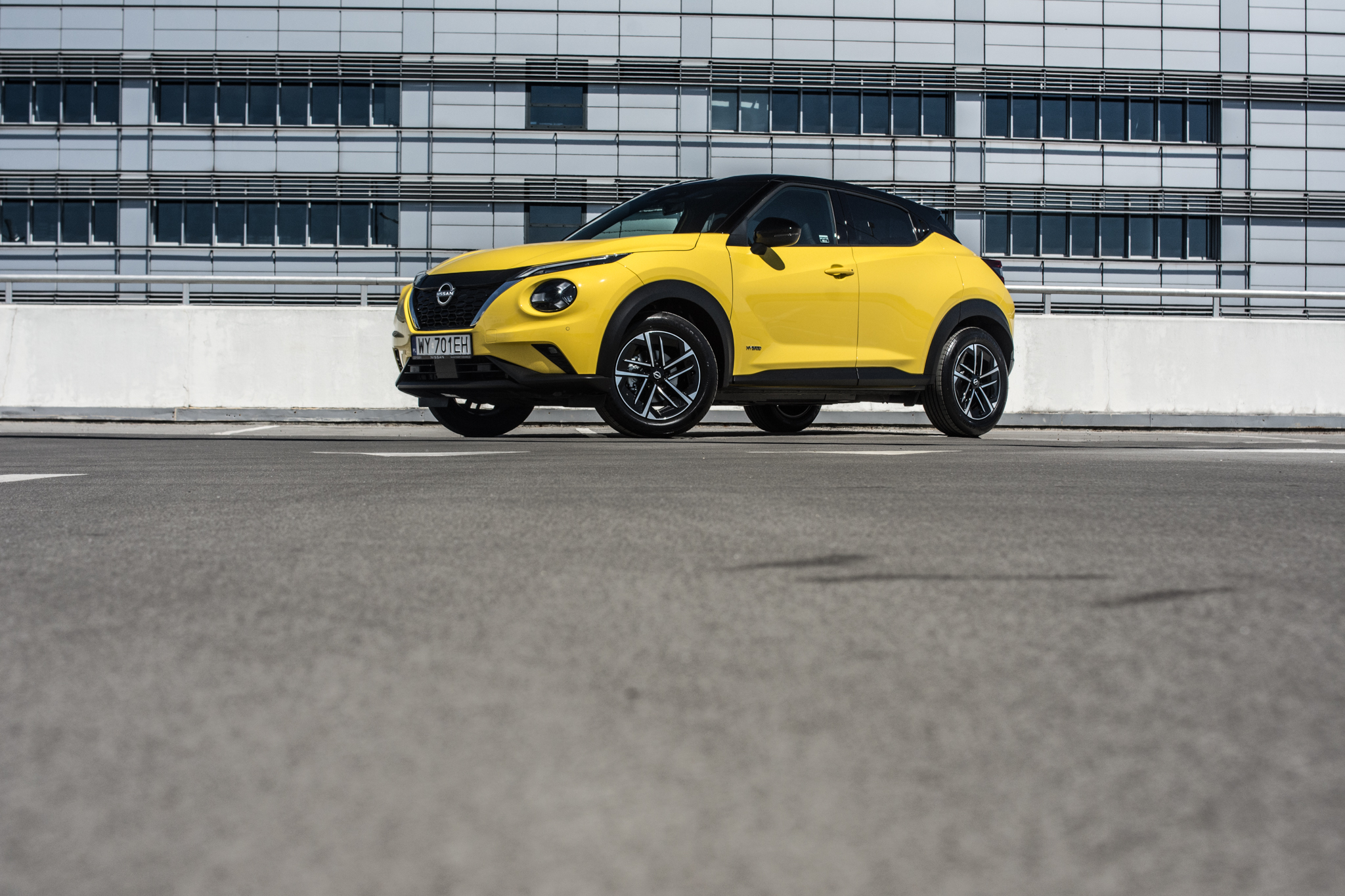 Nissan Juke po liftingu. Powrót żółtego lakieru to jedno. Zmieni się też technologia