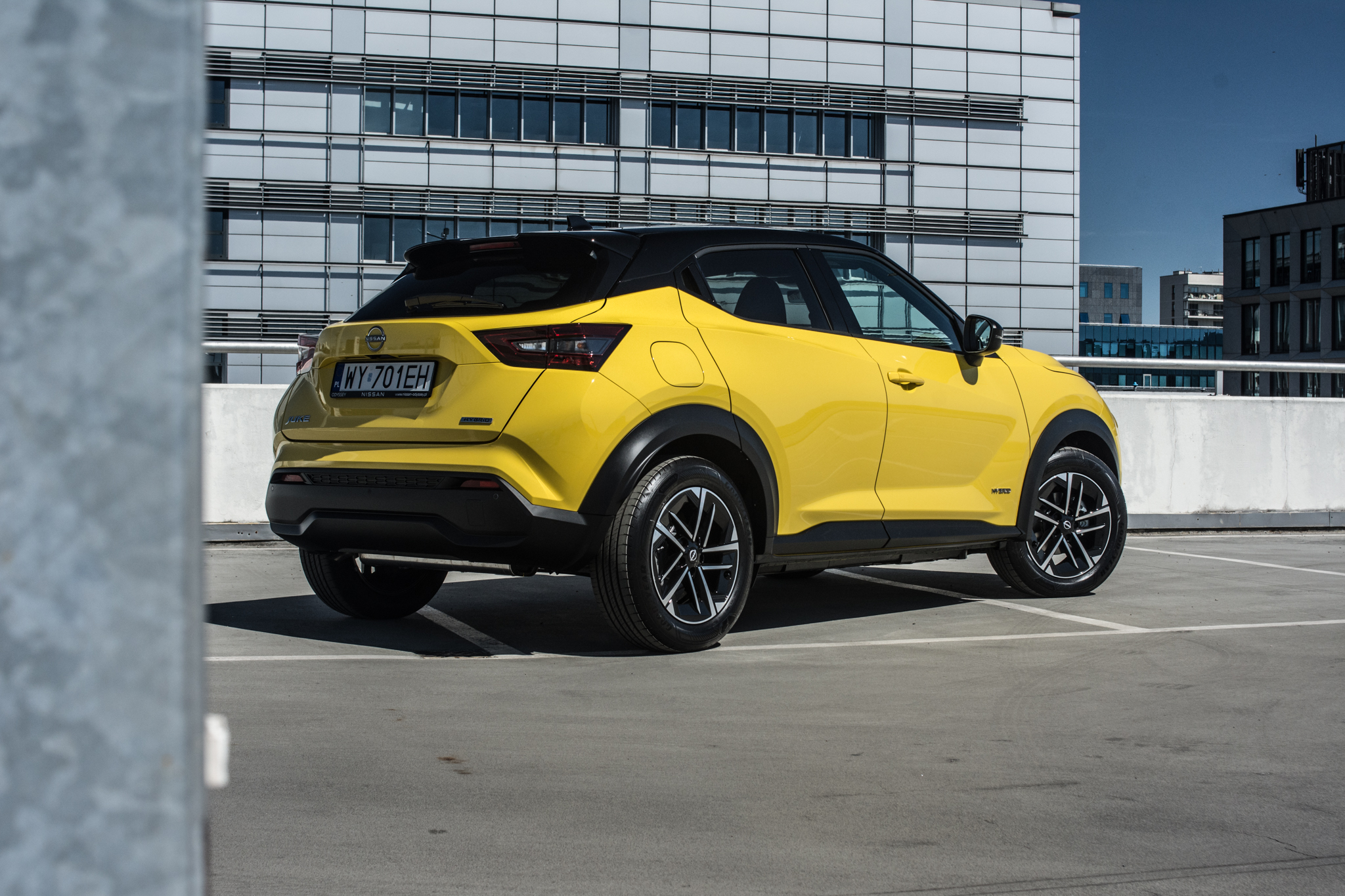 Nissan Juke po liftingu. Powrót żółtego lakieru to jedno. Zmieni się też technologia