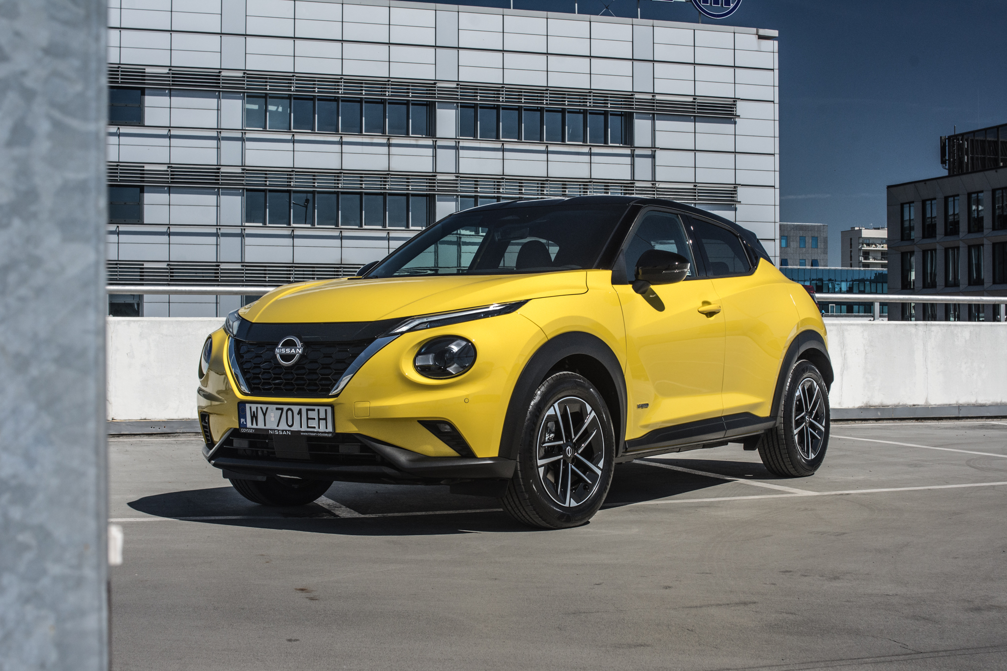 Nissan Juke po liftingu. Powrót żółtego lakieru to jedno. Zmieni się też technologia