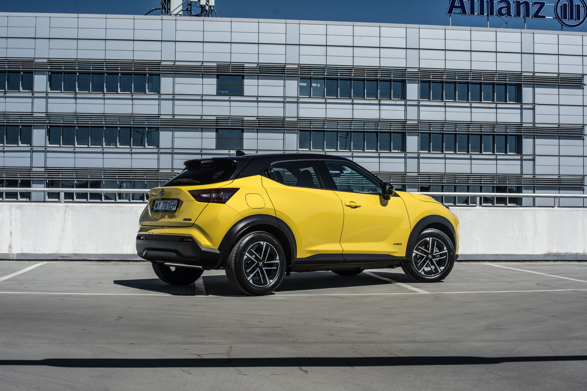 Nissan Juke po liftingu. Powrót żółtego lakieru to jedno. Zmieni się też technologia