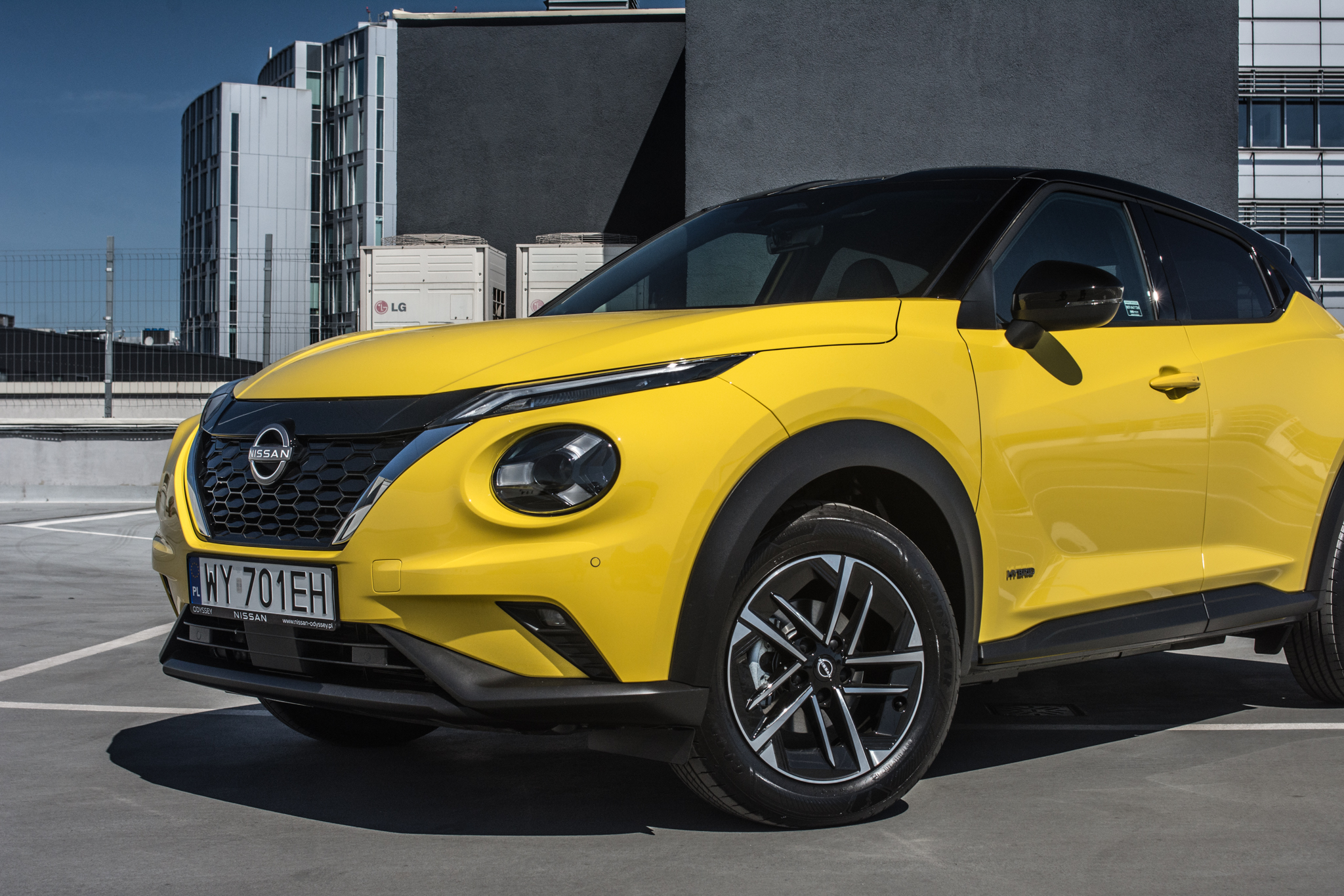 Nissan Juke po liftingu. Powrót żółtego lakieru to jedno. Zmieni się też technologia