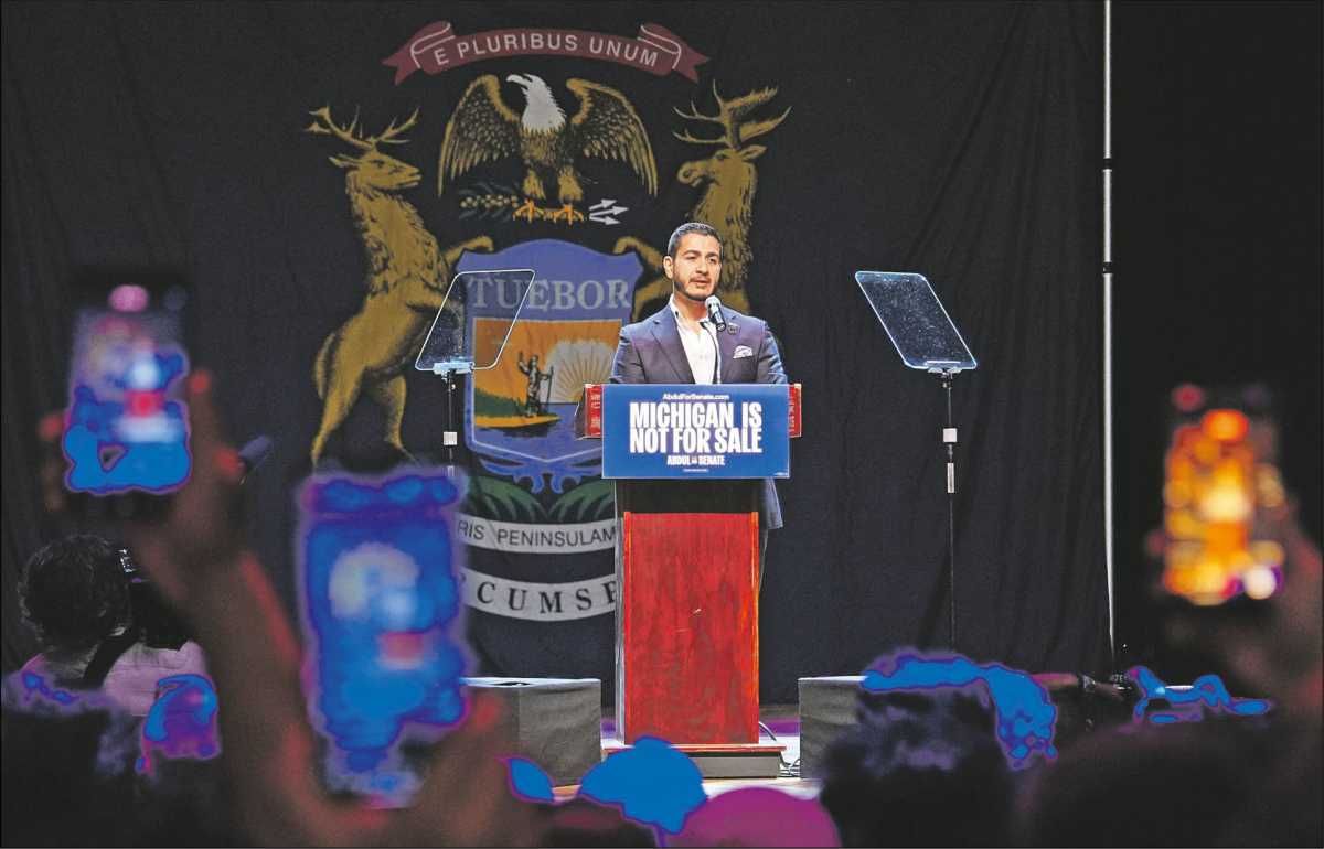 Abdul El-Sayed przemawia na wieczorze prawyborczym w Detroit
