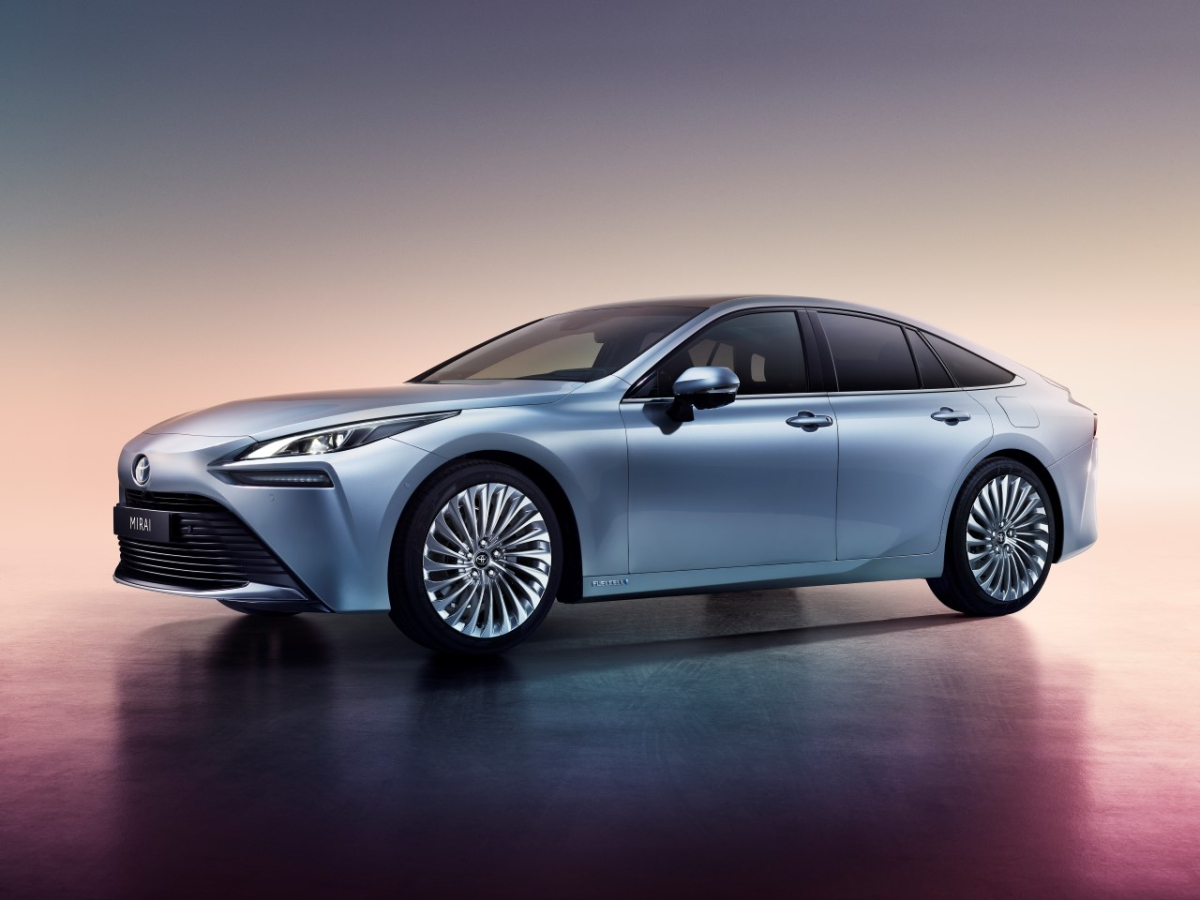 Nowa Toyota Mirai - już wiemy jak zmienił się napęd auta!