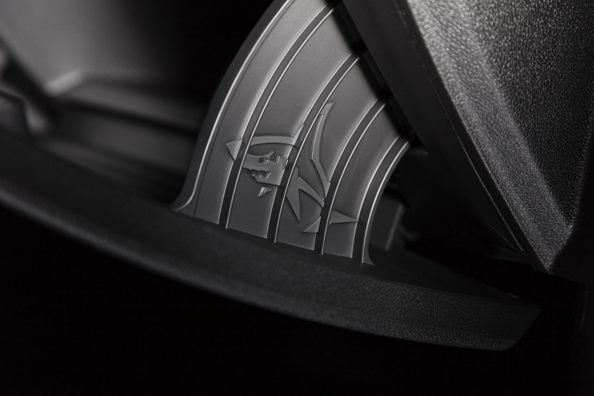 Rekin w Oplu. Szukać symbolu rekina czy to jedynie żart?