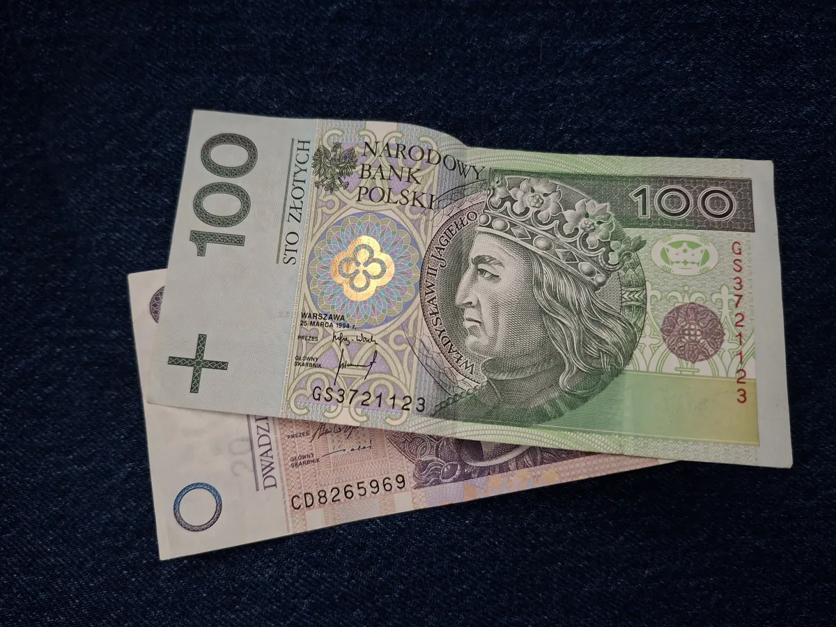 Osoby, które zarabiają około 14 tys. brutto zaoszczędzą ponad 2 600 zł. Idą zmiany w progach podatkowych?