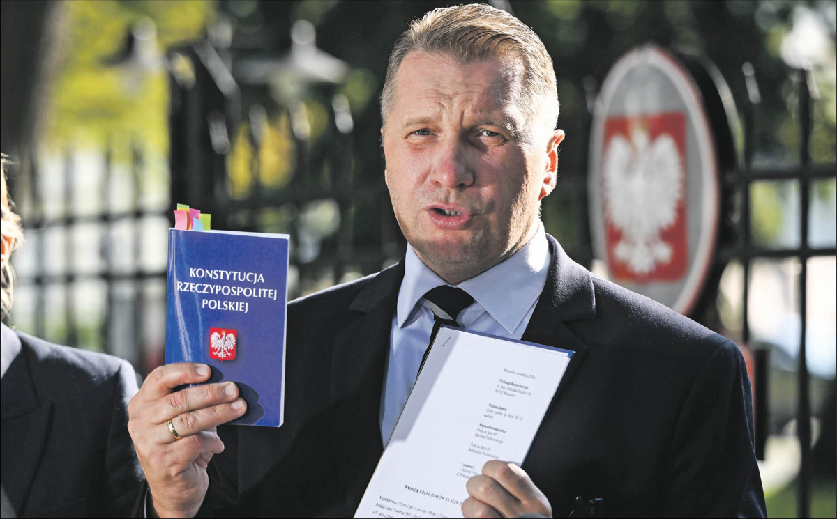Były minister edukacji zamierza walczyć z nowym przedmiotem w TK