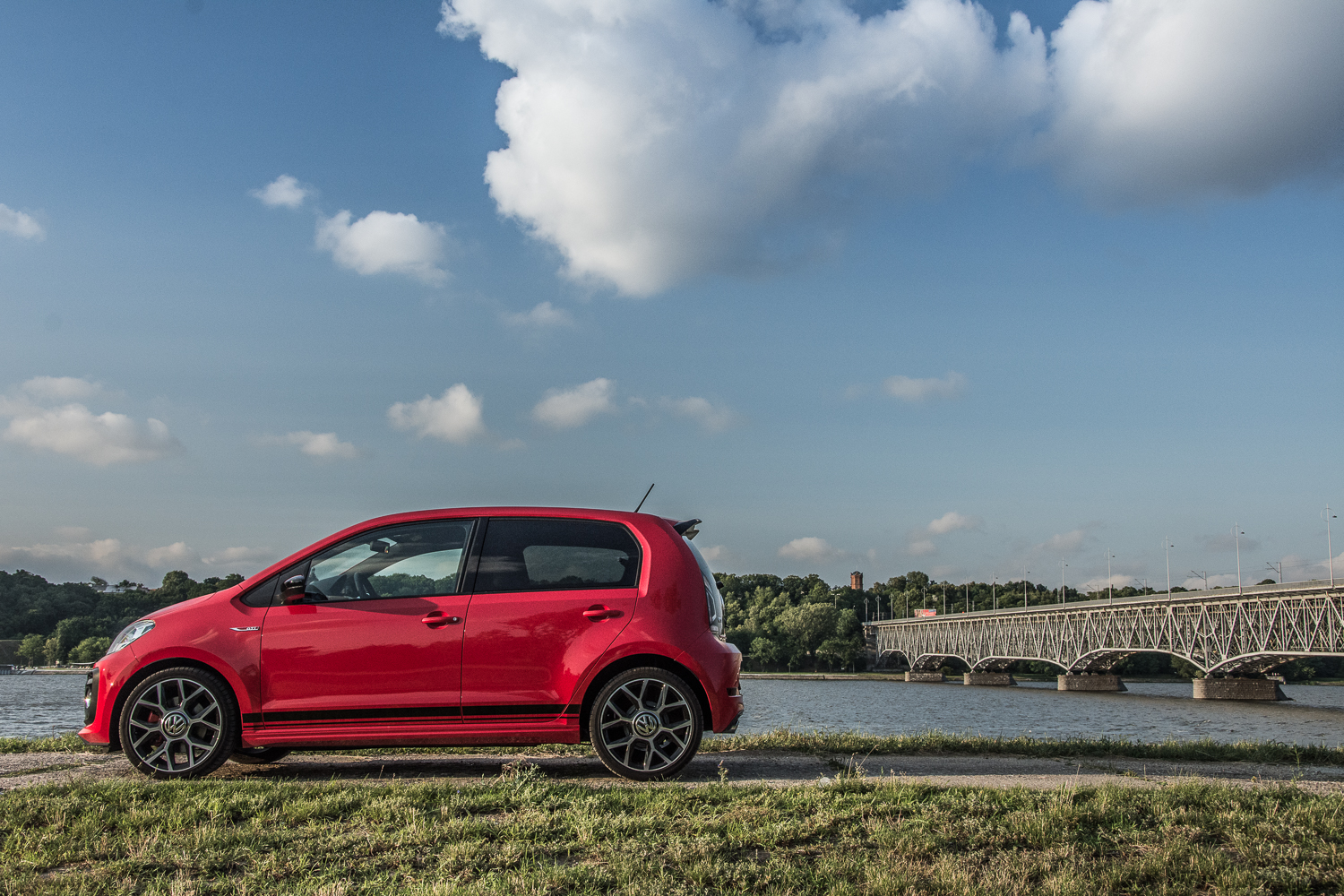 Test: Volkswagen Up GTI - stylistycznie Golf, dźwiękowo Mustang junior!