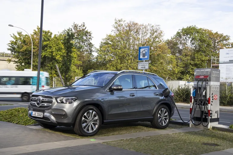 Mercedes GLE 350de 4MATIC - hybryda plug-in z zasięgiem 100 km!