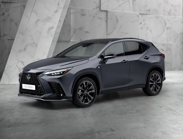 Nowy Lexus NX. Wygląda jak stary, ale jest nowy i ma plug-ina