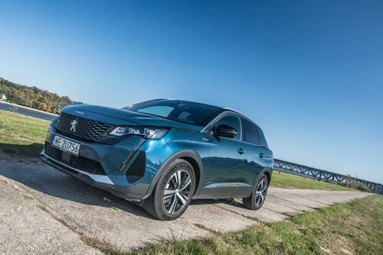 Test: Peugeot 3008 Hybrid4 GT - jest eko, ale ma też 300 koni