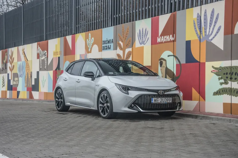 Toyota Corolla GR Sport 2.0 Hybrid. Sportowy, ale tylko trochę