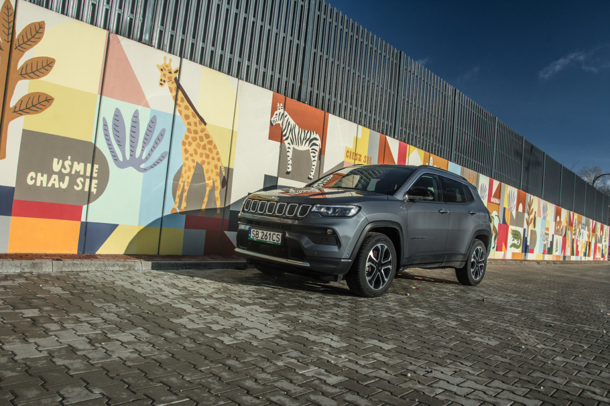 Jeep Compass 4xe: test amerykańskiego SUV-a z hybrydą plug-in