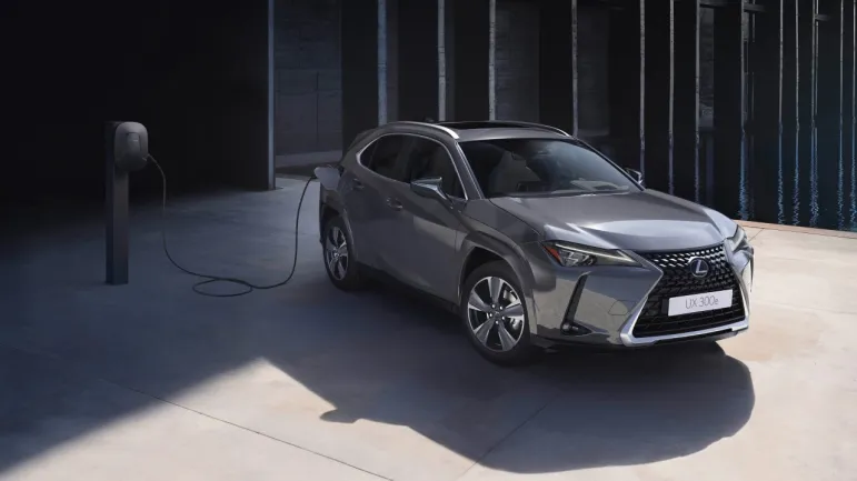 Nowy Lexus UX300e. Nowa bateria i o 40 proc. większy zasięg