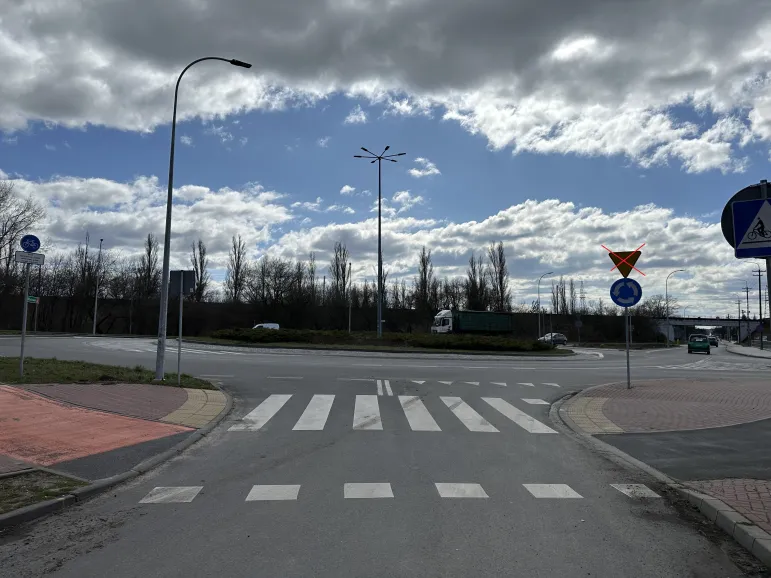 Kto ma pierwszeństwo na rondzie bez znaków, rondo bez znaków, pierwszeństwo na rondzie bez znaków