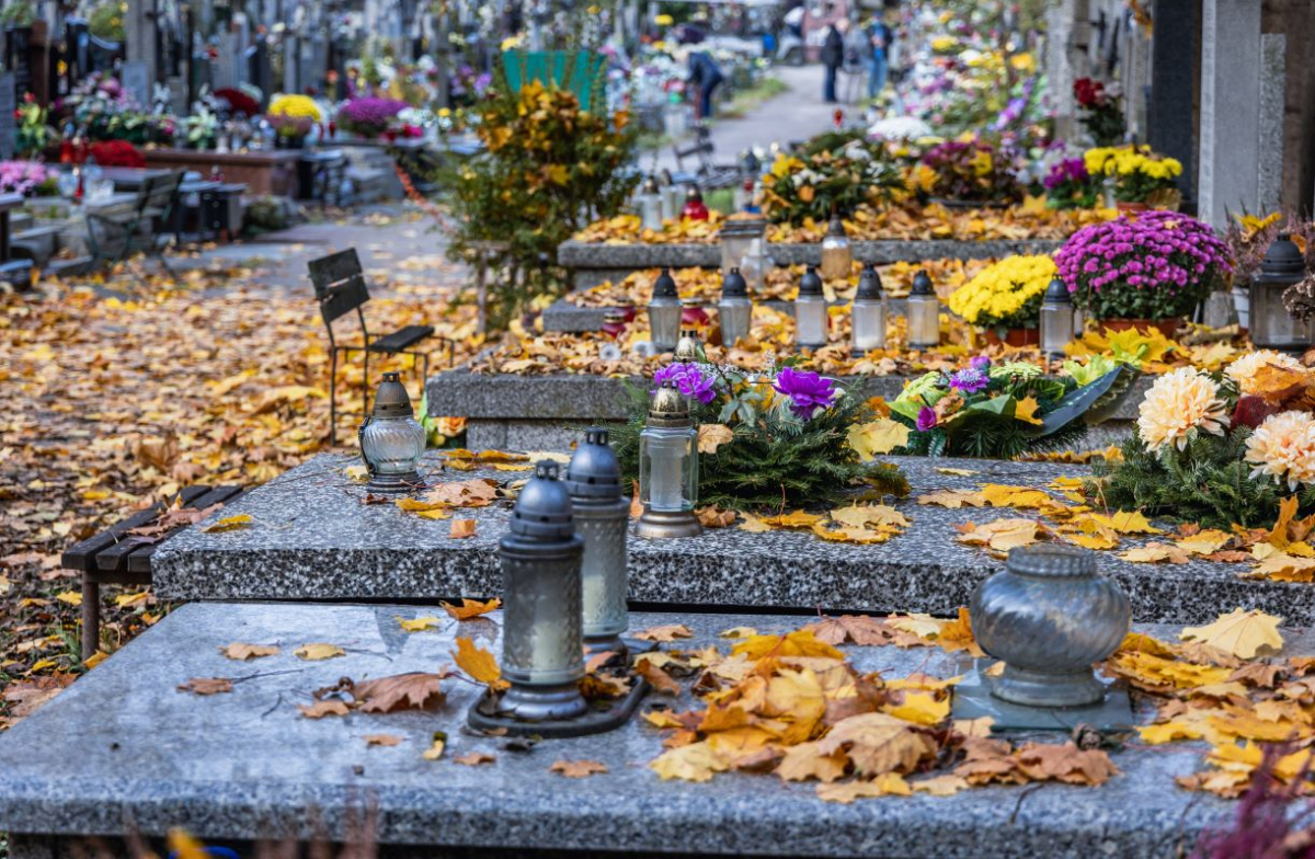 Ubezpieczenie nagrobka w pytaniach i odpowiedziach