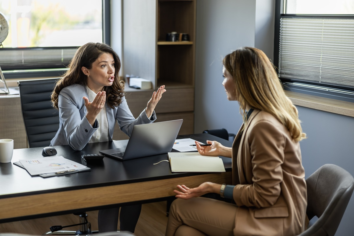 Rząd przyjął projekt o ochronie przed mobbingiem. Zadośćuczynienie nie mniej niż sześciokrotność minimalnego wynagrodzenia