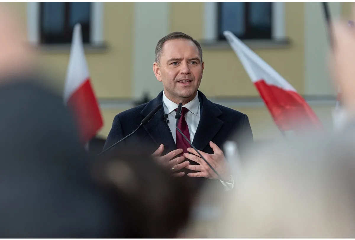 Pensja Prezydenta RP Karola Nawrockiego: ile ma lat? Ile otrzyma emerytury?