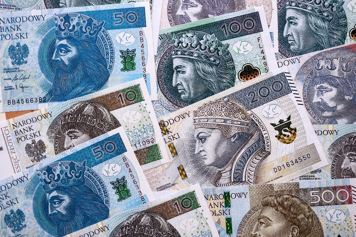 wynagrodzenie oferta pracy ogłoszenie o pracę widełki zarobki