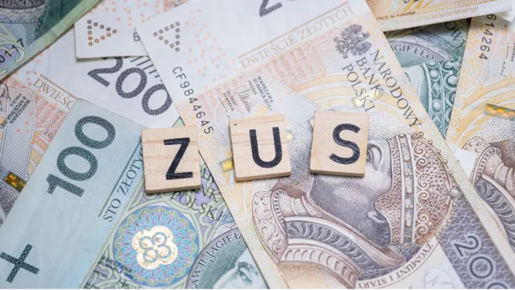 Stwierdzona całkowita niezdolność do pracy: kiedy osoba pełnoletnia może liczyć na rentę socjalną z ZUS? Ile wynosi w 2026 r.?