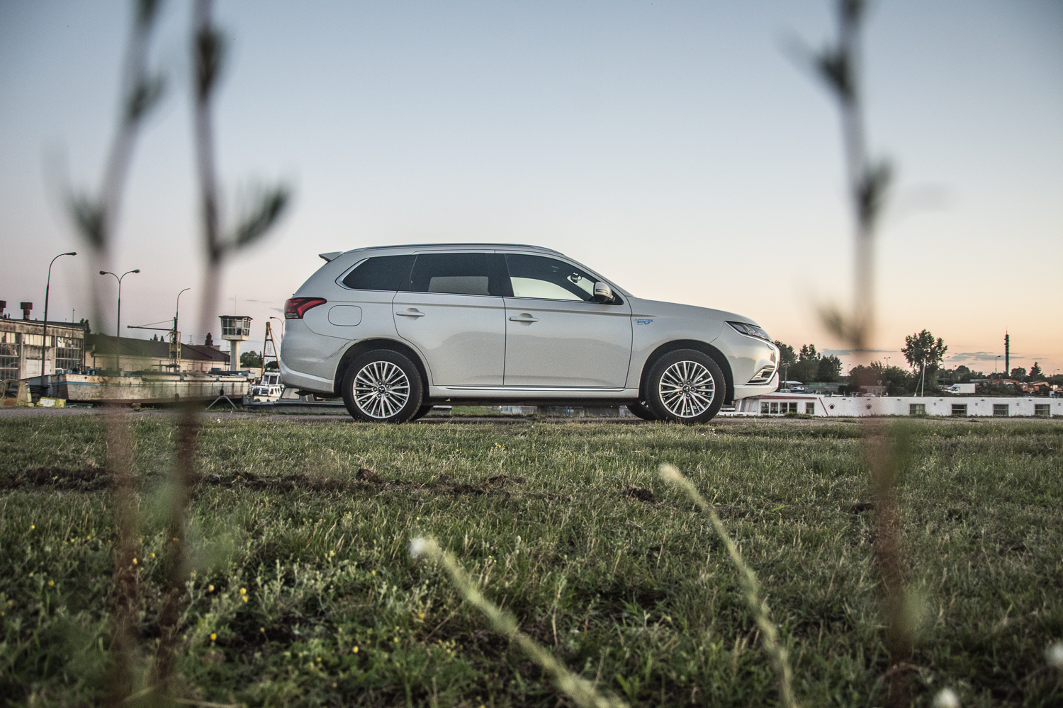 Test: Mitsubishi Outlander PHEV Instyle Plus - elektryk dodaje mu charakteru!