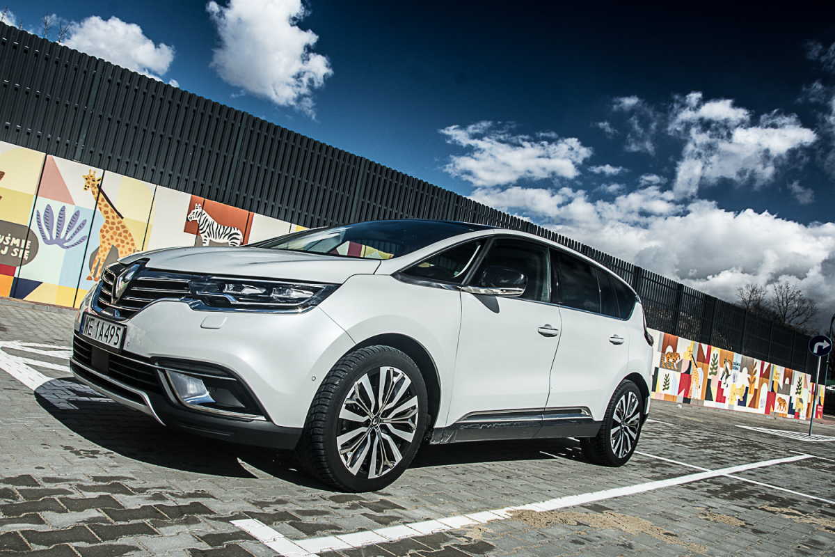 Test: Renault Espace Initiale 2.0 DCi: luksusowa kanapa na kołach!