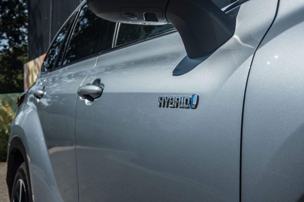 Niezawodne hybrydy: lepsze od aut spalinowych i elektryków!