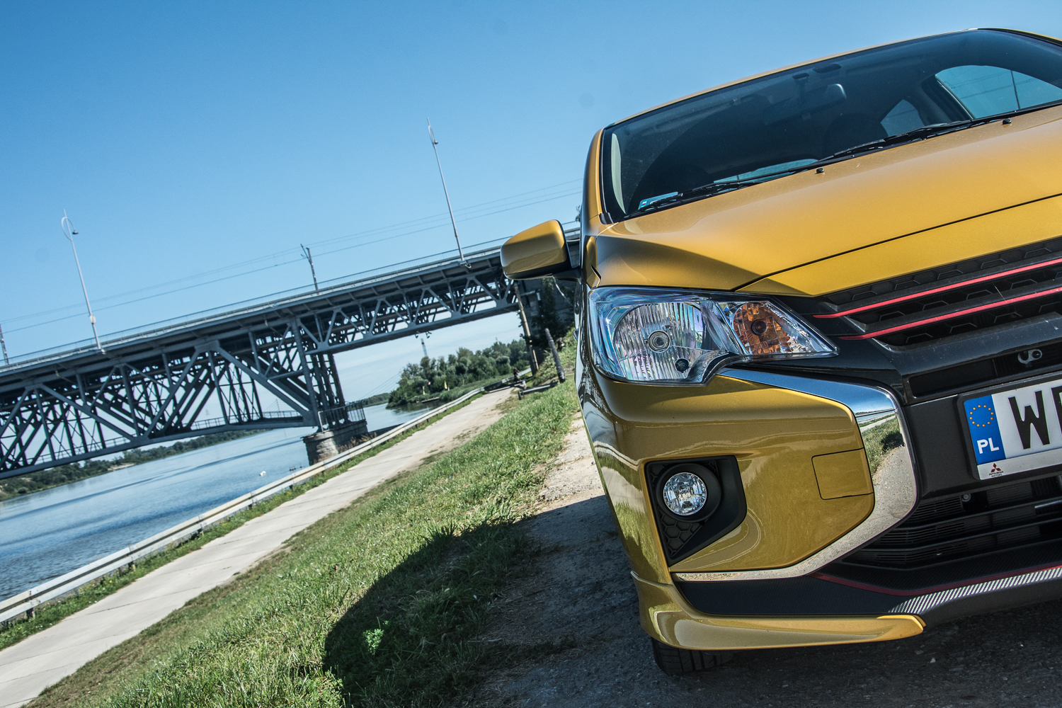 Test: Mitsubishi Space Star Insport 1.2 CVT - żółty maluch z karbonowym urokiem