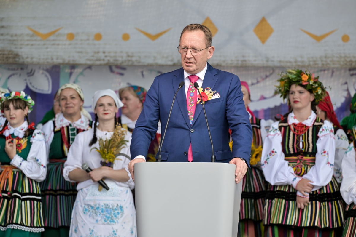 Robert Telus - minister rolnictwa i rozwoju wsi - dożynki 2023 Paradyż