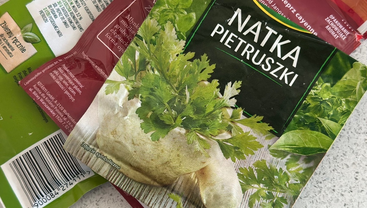 Gdzie wyrzucić torebkę po przyprawach: plastik, papier czy zmieszane?