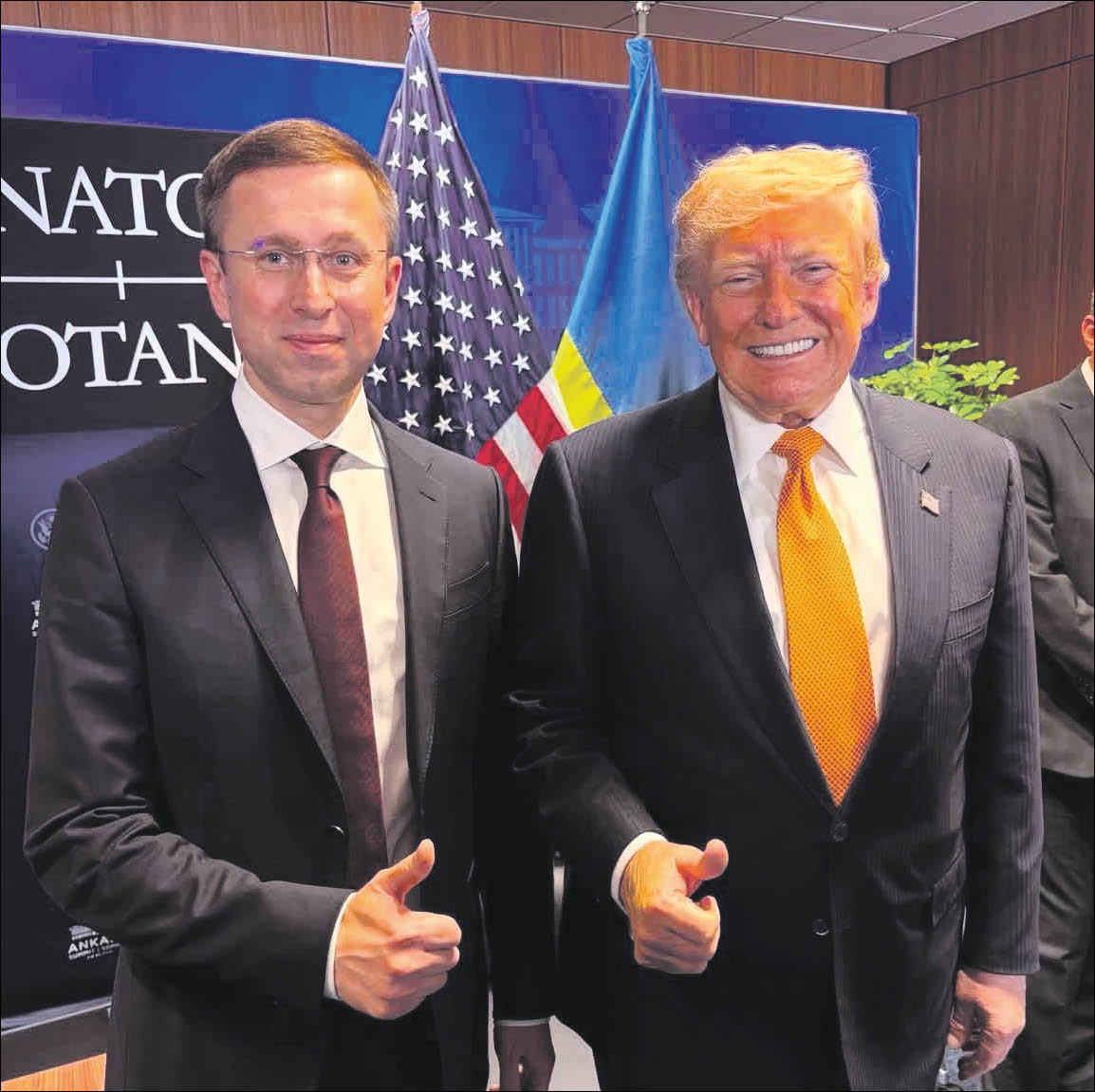 Serhij Korecki z prezydentem USA Donaldem Trumpem na szczycie NATO w Ankarze