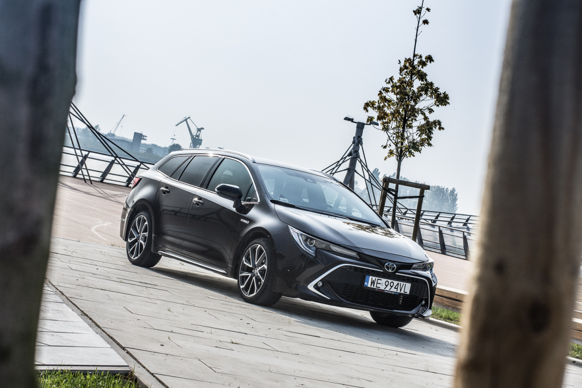 Test: Toyota Corolla TS Kombi Executive 2.0 Hybrid Dynamic Force 180 KM