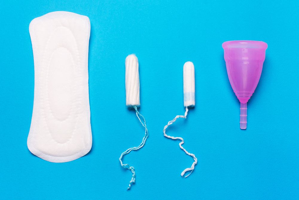 Różne stawki VAT na na artykuły higieniczne dla kobiet. 5 proc. VAT na podpaski, 23 proc. VAT na kubeczki menstruacyjne