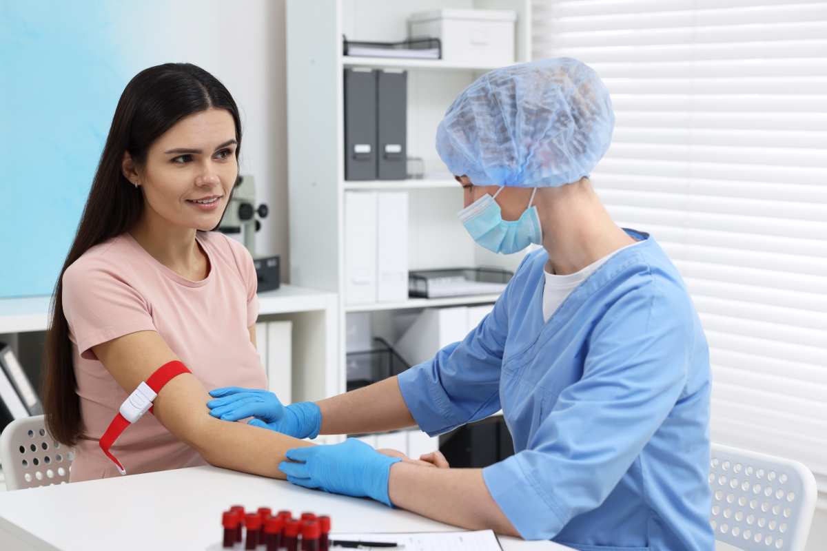 Medycyna pracy: firmy liczą straty na zwolnieniach lekarskich pracowników zamiast poszukać oszczędności w działaniach profilaktycznych