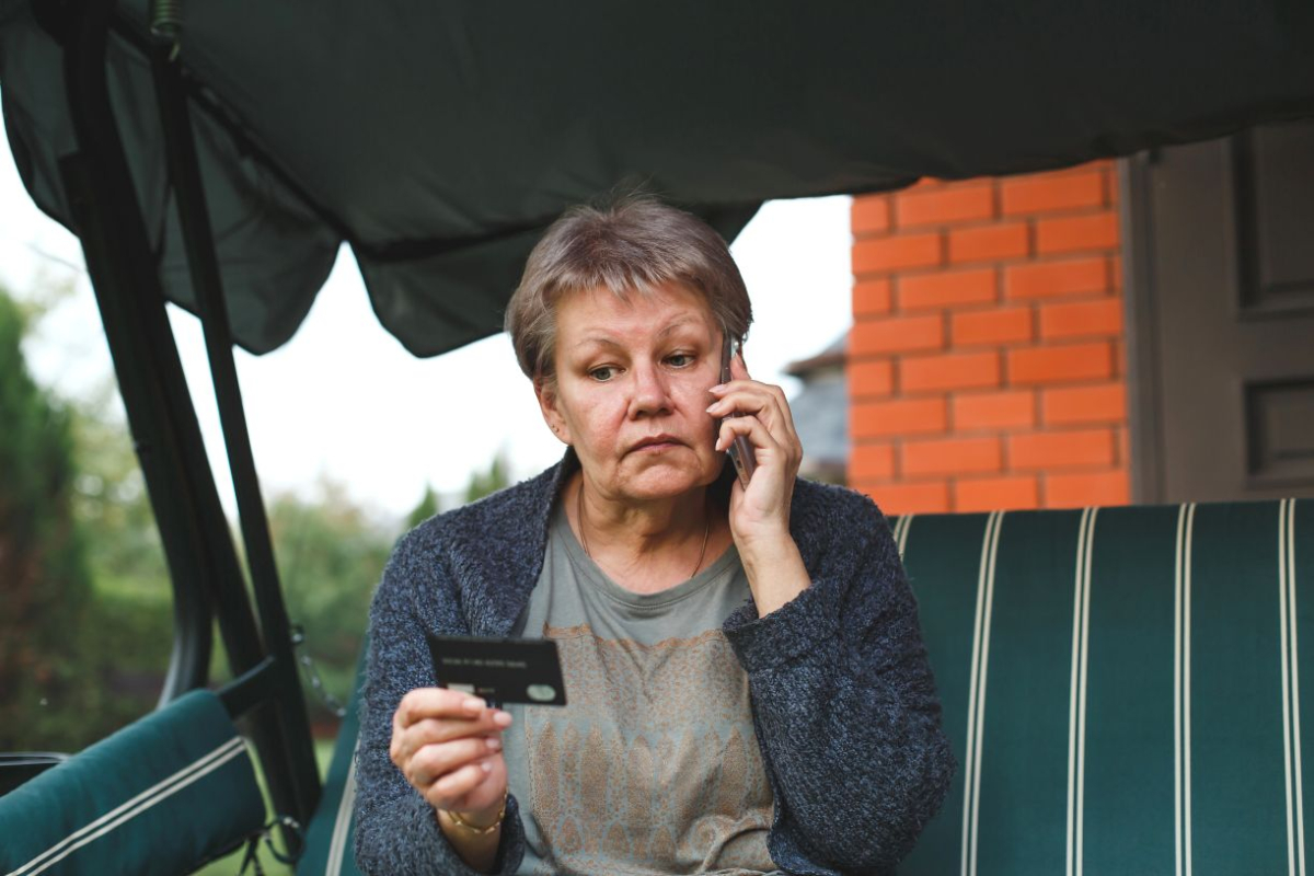 Miała pomóc złapać oszusta, a sama padła jego ofiarą i straciła 50 tys. zł
