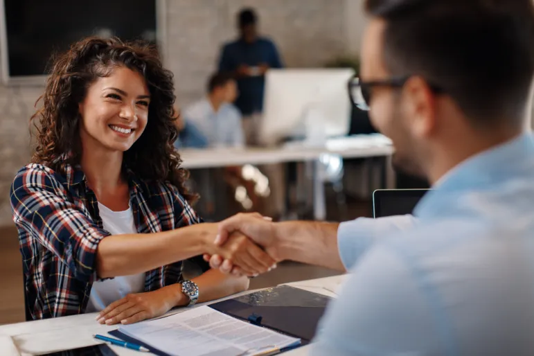 Z jakiego powodu Polacy zmieniają pracę? Zmiana pracodawcy. / fot. Shutterstock