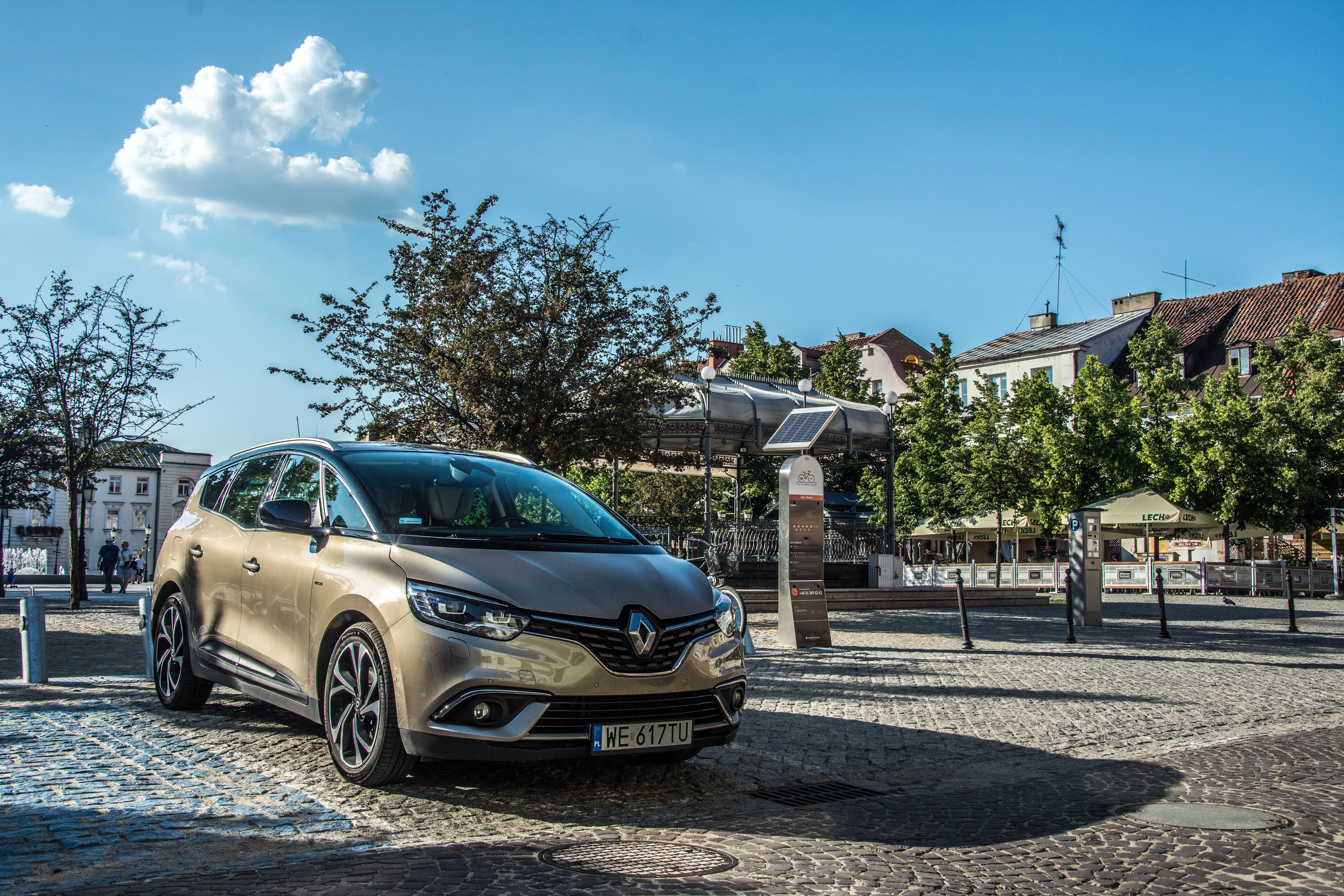 Test: Renault Grand Scenic Intens TCe 160 EDC - wiek nie zawsze oznacza doświadczenie!