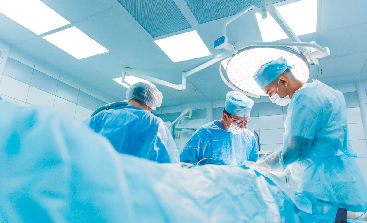 cudzoziemcy cudzoziemiec paszporty paszport praca cudzoziemców zatrudnianie cudzoziemców Ukraińcy świadczenia zdrowotne NFZ opieka medyczna
